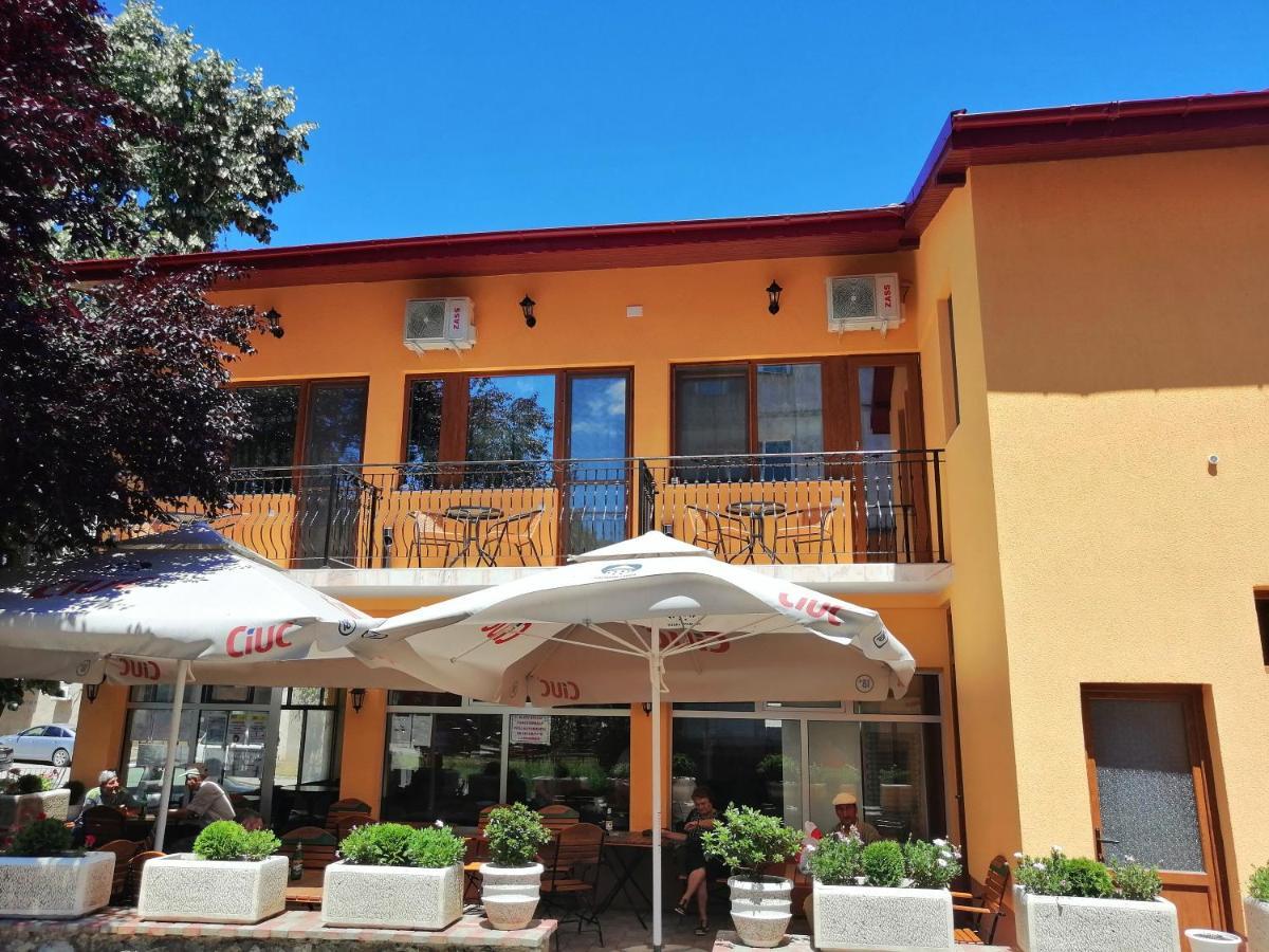 Отель Casa Gabi'S Оршова Экстерьер фото